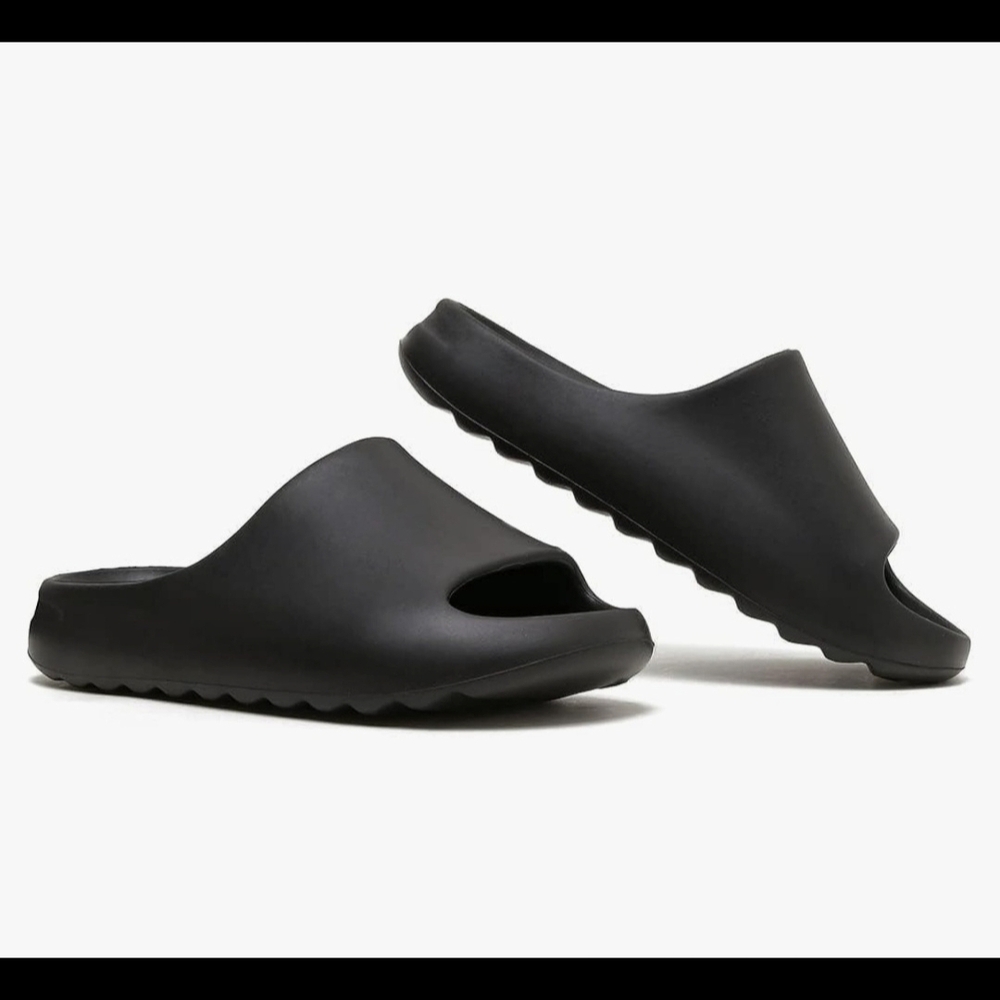 Slippers / Sandals - Picture 2 of 6